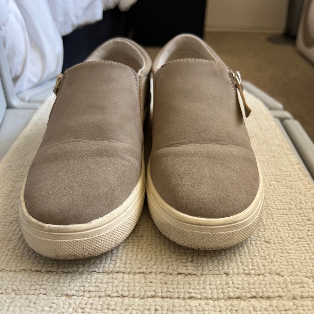 DONATED Kensie Soren Women's Fashion Low Top Sneaker - Picture 3 of 8